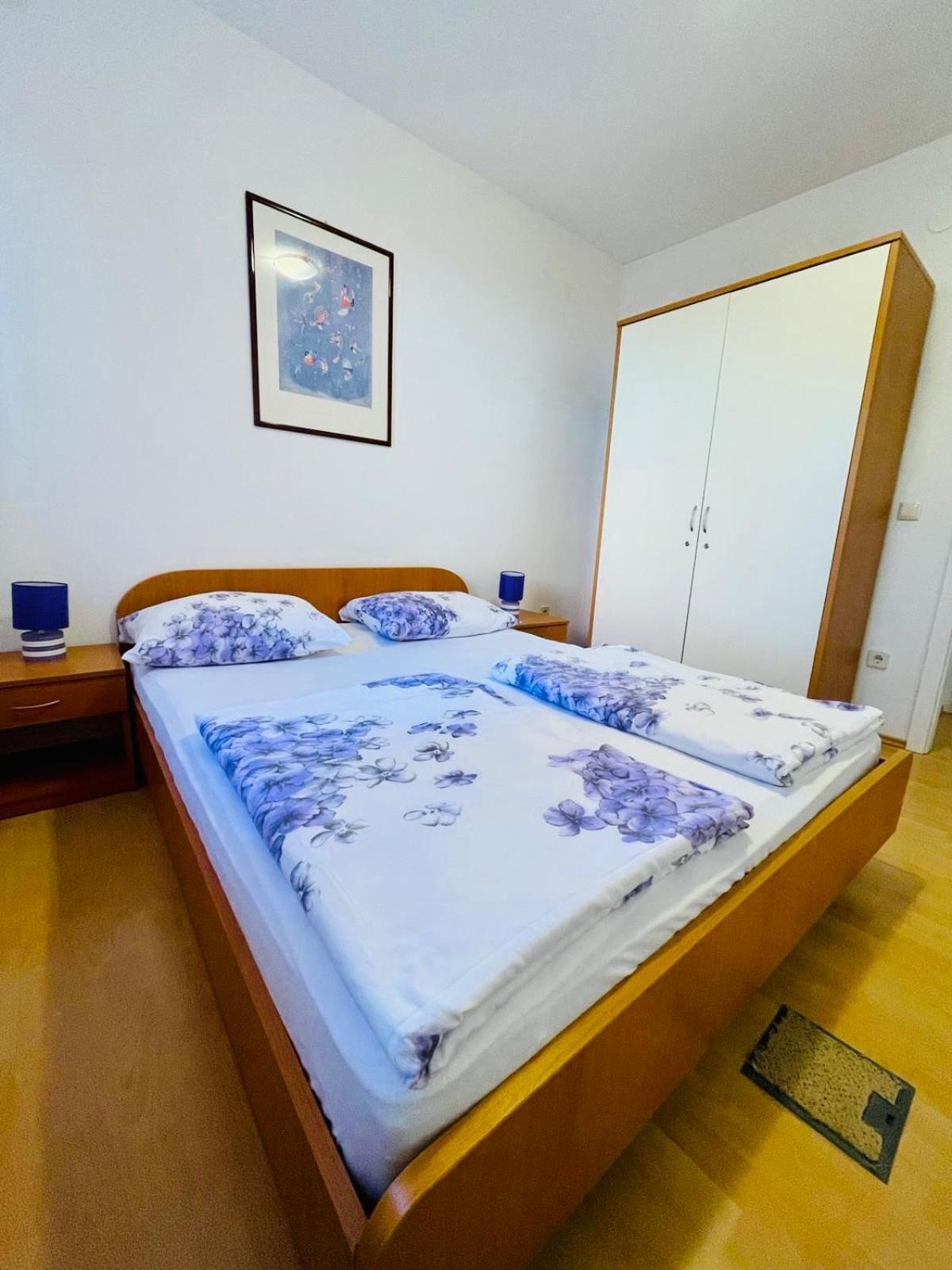 Lavanda 3 Njivice Luaran gambar